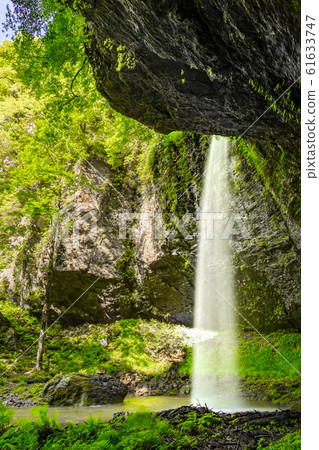 從若狹町廣丁高原，可以看到未開發的“ Oshitaki Falls”的背景！ （鳥取縣矢津郡若狹町） 61633747
