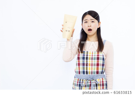 30s Housewife 61633815