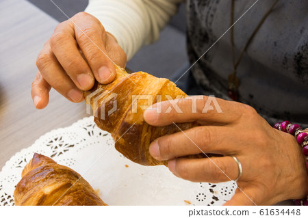 手撕麵包 61634448