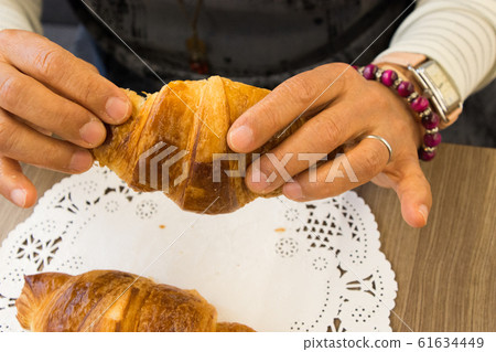 手撕麵包 61634449