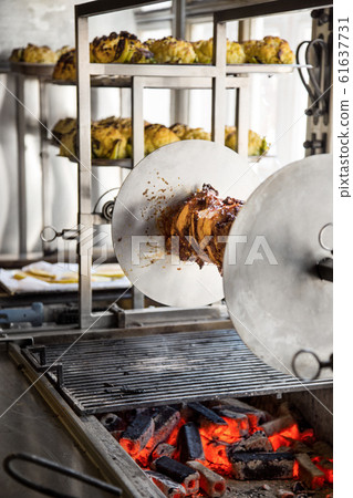 Turkey shawarma. The cuisine of Tel Aviv. 61637731