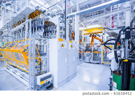 robots in a car plant 61638452
