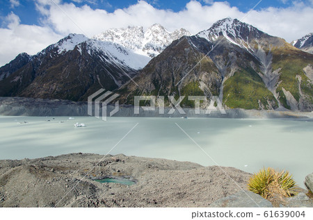 Glacier Lake Tasman in Mount Cook National Park, Aoraki, South Island, New Zealand Glacier Lake Tasman in Mount Cook National Park, Aoraki, South Island, New Zealand 61639004