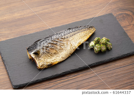 鹽烤鯖魚 61644337