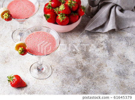 Sweet summer strawberry alcoholic cocktail 61645379