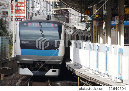 Keihin Tohoku Line Home Door at Nishi-Nippori Station 61649804