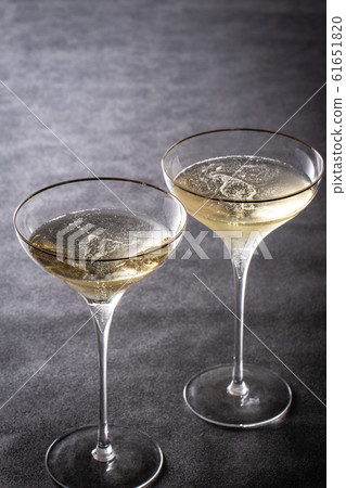 A toast with champagne 61651820