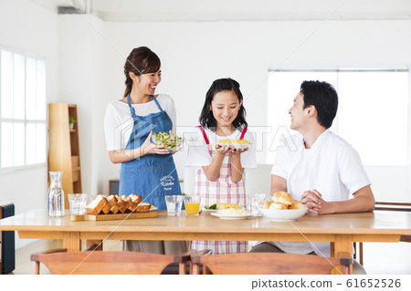 Family Living 61652526
