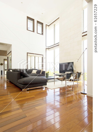 A house with a colonnade, a bright living room, and a room full of light A house with a colonnade, a bright living room, and a room full of light 61657229
