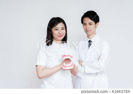 Dentist (white background, man and woman, dental assistant, dentist Dentist (white background, man and woman, dental assistant, dentist 61663784