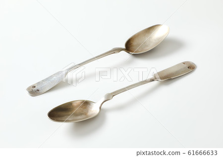 Small vintage coffee or dessert spoons Small vintage coffee or dessert spoons 61666633