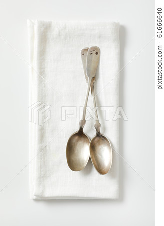 Small vintage coffee or dessert spoons Small vintage coffee or dessert spoons 61666640