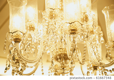 Chandelier 61667348