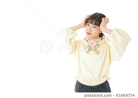 Young woman suffering from headache Young woman suffering from headache 61669754