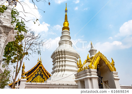 Wat Phra That Doi Phra Chan on a mountain in Mae Tha District 61669834