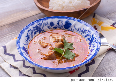 Thai curry (massaman curry) Thai curry (massaman curry) 61671539