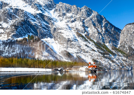 Church St. Bartholomew on Konigssee lake in winter. Berchtesgaden National Park, Bavaria, Germany 61674847