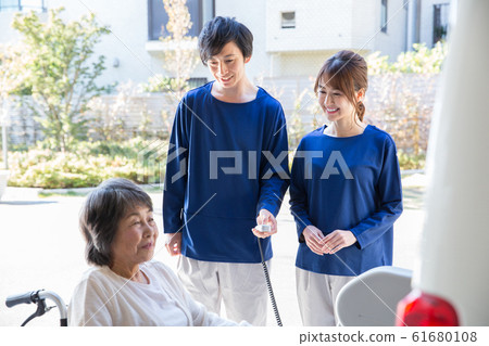 女高管和照顧者 61680108