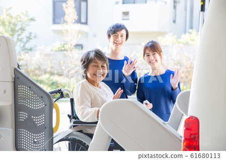 女高管和照顧者 61680113