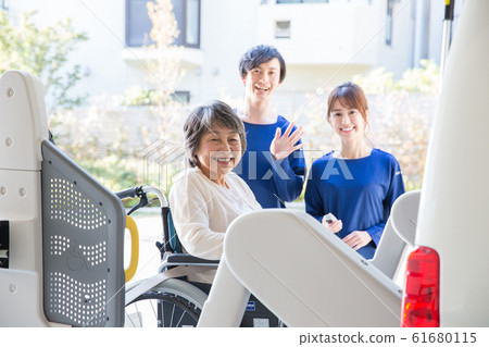 女高管和照顧者 61680115