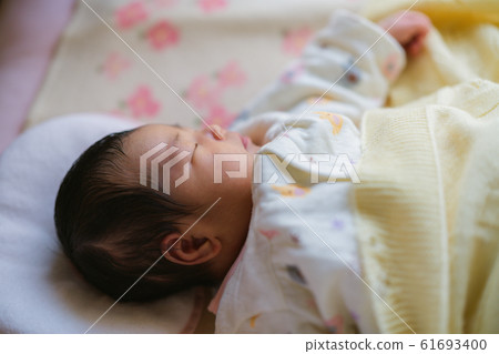剛出生的嬰兒 61693400