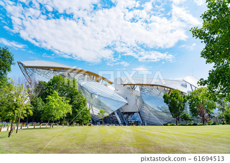 Museum louis vuitton parís, francia hi-res stock photography and