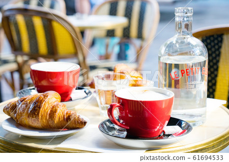 Cafe in Paris 61694533