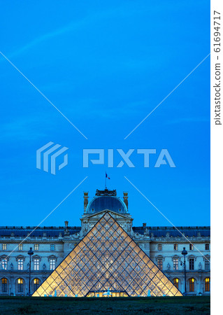 Louvre Museum Light up Night view Paris 61694717