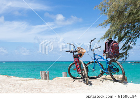 Cycling in Hawaii 61696184