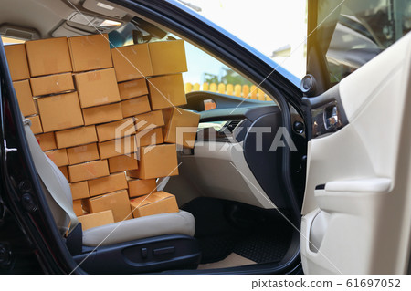 paper box post package of product full in car paper box post package of product full in car 61697052
