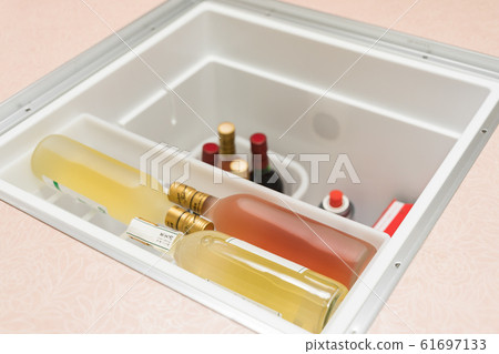 Underfloor storage panoramic view wine Underfloor storage panoramic view wine 61697133