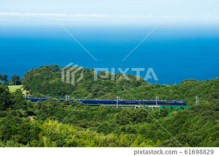 皇家快車橫過伊久急線的鐵路橋 皇家快車橫過伊久急線的鐵路橋 61698829