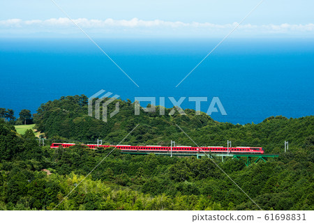 Izukyu Resort 21 crosses the railway bridge Izukyu Resort 21 crosses the railway bridge 61698831