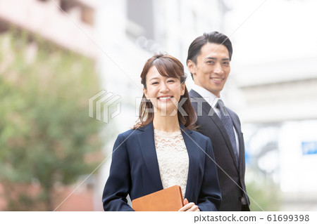 商人 商務人士 日本人 61699398