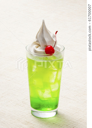 Cream soda, cold drink, soft serve ice cream and melon soda, melon float, image material 61700007
