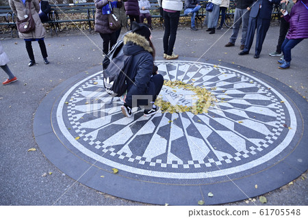Central Park Monument "Strawberry Fields" 61705548