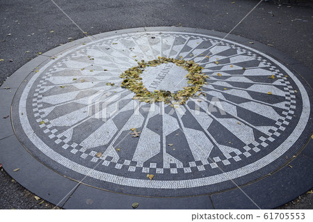 Central Park Monument "Strawberry Fields" 61705553