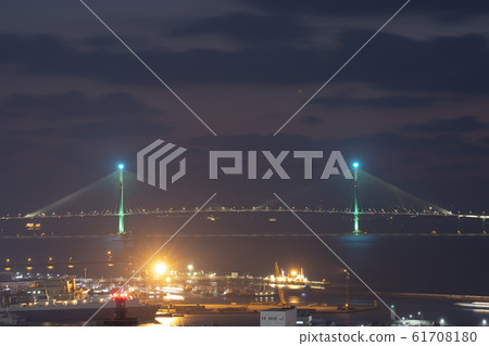 Night view of Incheon Bridge and Incheon Port 61708180