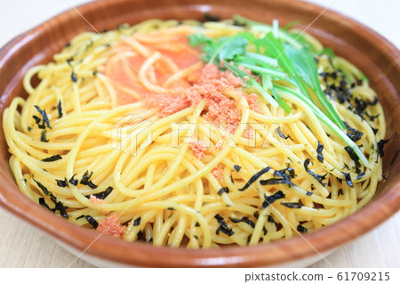 美味的明太子意大利面 61709215