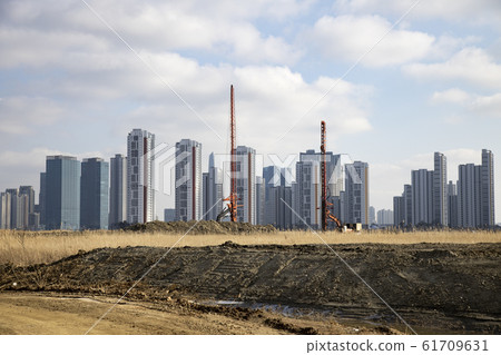 New construction site of apartment 61709631