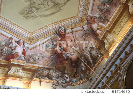 卡塞塔宮秋天 61714680