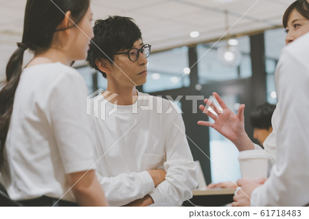 辦公室 61718483