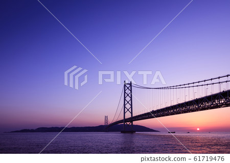 Hyogo Prefecture, Akashi Kaikyo Bridge, at sunset 61719476
