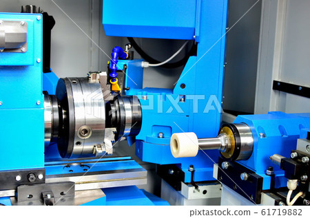 Modern CNC milling machine  61719882