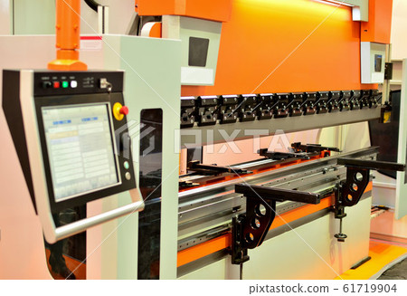 Hydraulic sheet bending machine for sheet metal bending 61719904