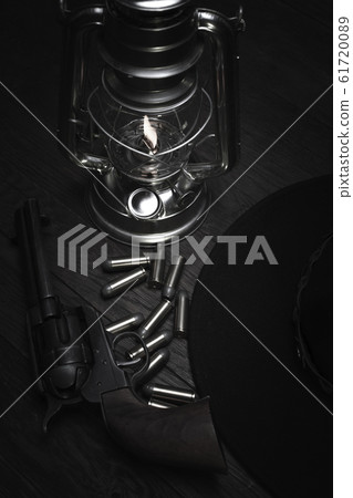 Old western cold blast lantern and revolver gun Old western cold blast lantern and revolver gun 61720089
