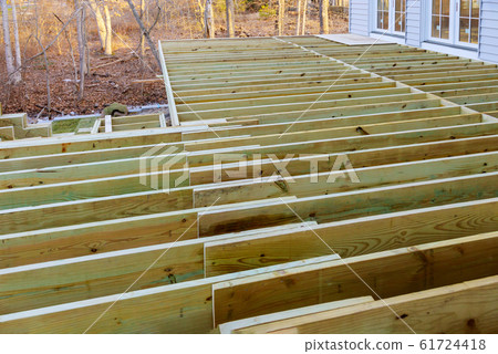 Construction of a wooden floor or terrace Construction of a wooden floor or terrace 61724418