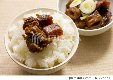 燉牛肉飯。 61724634