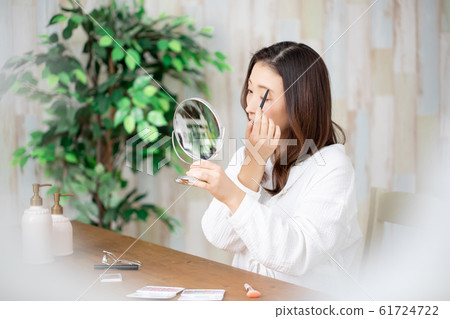 一個女人要彌補 一個女人要彌補 61724722