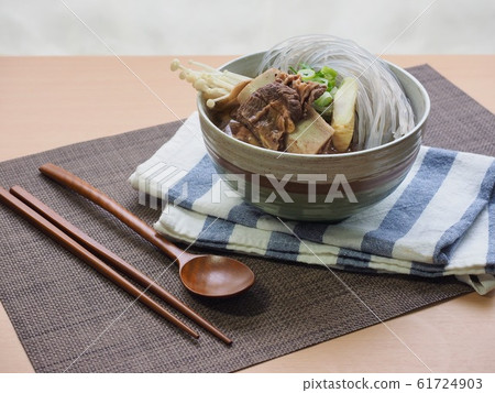 韓國傳統食品，牛肉排骨湯 61724903